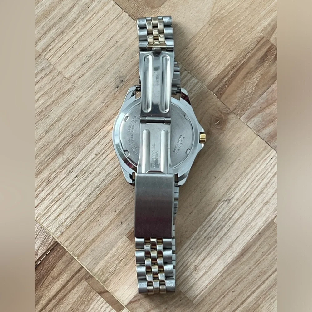 Seiko Sports 50 Rare Vintage Men’s Watch Iridescent Dial Two-Tone Bracelet Date